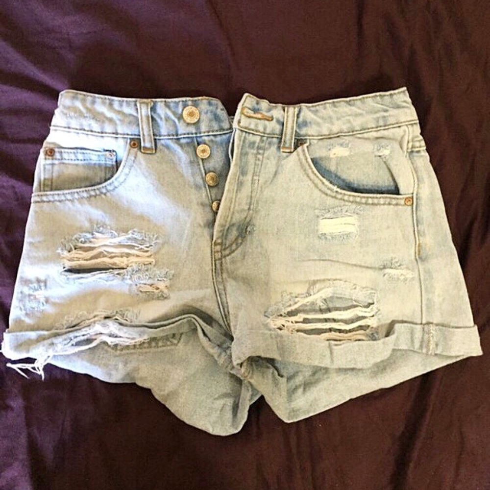 High waisted ripped jeans